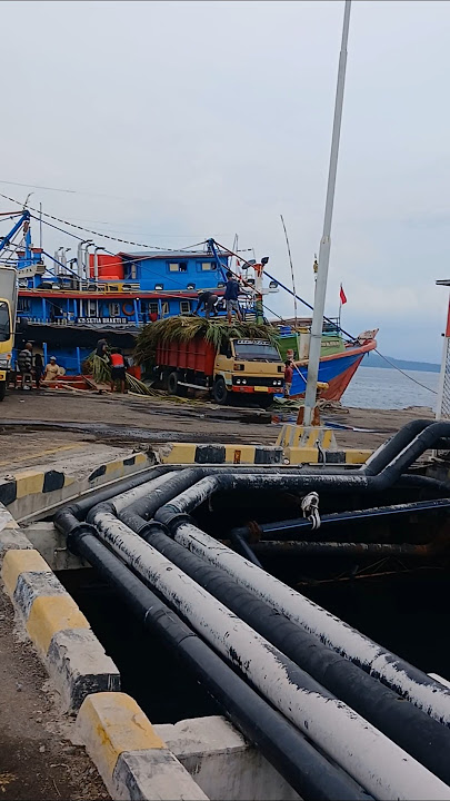 kapal kapal kayu di Pelabuhan Tanjung Wangi Banyuwangi #sunriseofjava