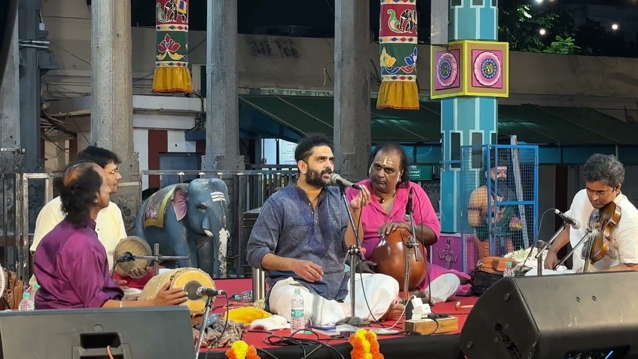 Om Namah Shivaya 🔱 @sidsrirammusic #carnaticmusic #kapaleeshwarartemple #sidsriram #mahashivratri 