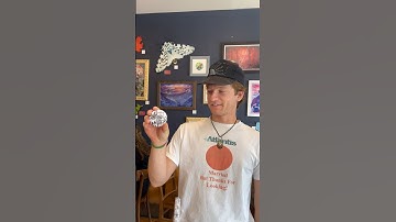 teaching people how to make pinback buttons ⚙️😁 #zachriddleart #fiftyfiftee50tour #buttonpress