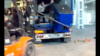 Forklift fail! Неудачная разгрузка! (www.vertikalnet.ru)