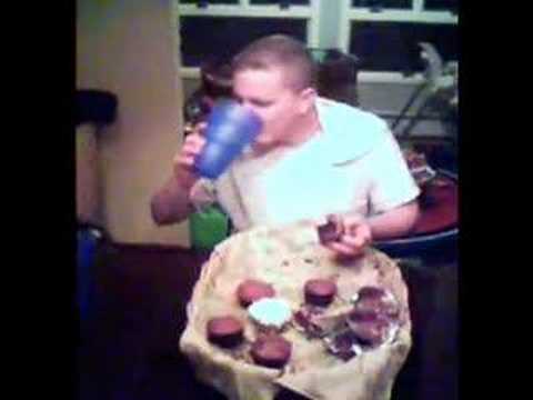 Michael Rappaport and the Cupcake Challenge