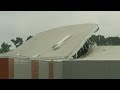 Effondrement spectaculaire du toit du centre commercial le grand moun dans les landes