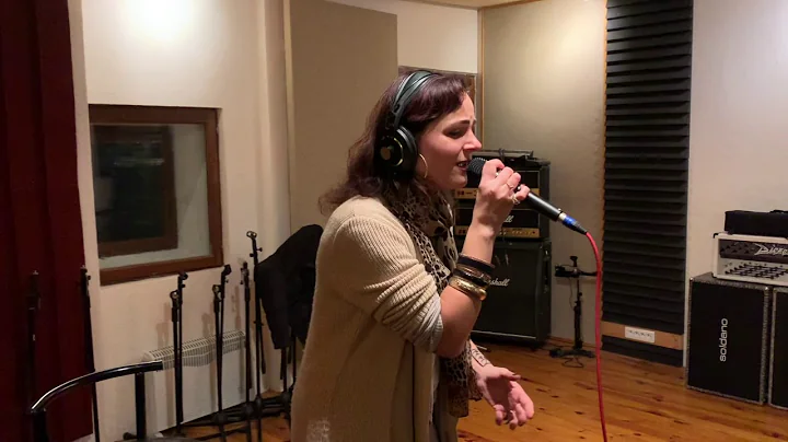 Constance Amelane : Live Studio Cover - Never Enou...