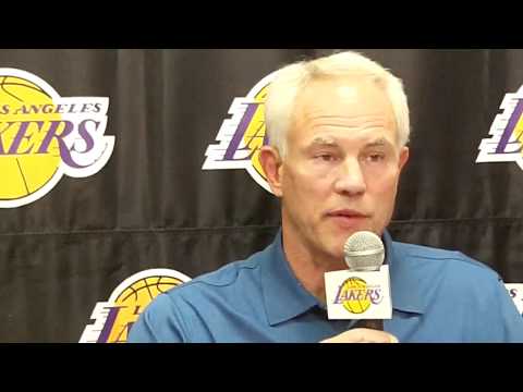 Video: Mitch Kupchak nettoverdi: Wiki, gift, familie, bryllup, lønn, søsken