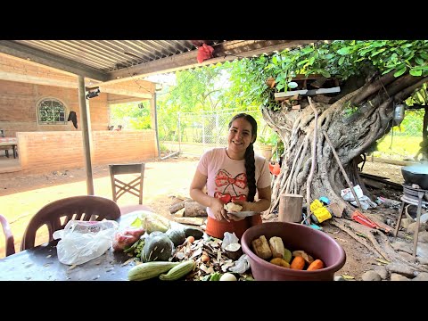 En casa de mamá jesus nos venimos a visitarla 