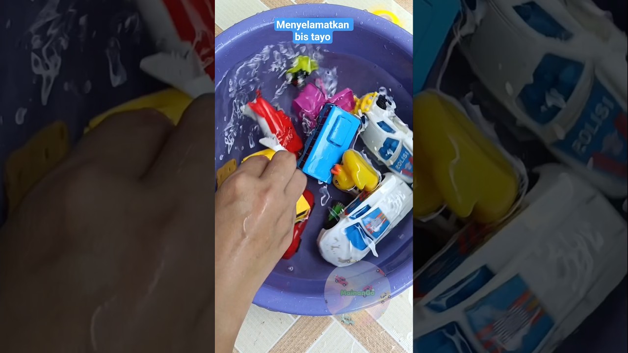 menyelamatkan bis Tayo 