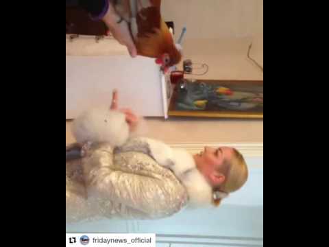 Анастасия Волочкова и петушок