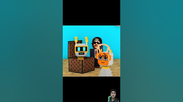 When Rosé has a fake Fun Bot music box 😁