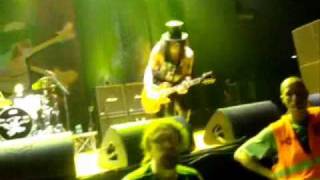 Axl Rose Jumping Slash - 2010 Slash Tour chords