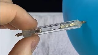 Watch an interesting and spectacular experiment with plastic straws and static electricity