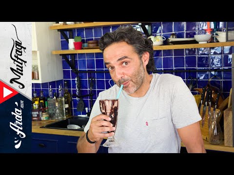 Video: Lezzetli Bir Dondurma Ve Meyveli Milkshake Nasıl Yapılır