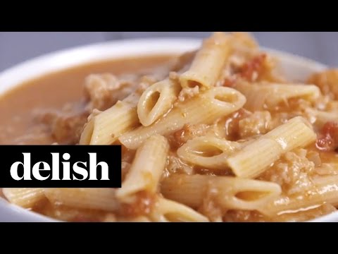 Video: Supa De Pui Cu Paste Si Parmezan
