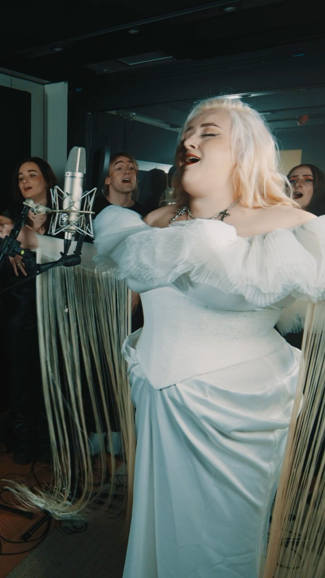 Thank you MEEK for creating this acoustic version of Dancing in love!