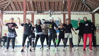 MARI KITA BERGOYANG DANGDUT | BUNDA CORLA | SENAM KREASI | ZUMBA | YEYE N JAC