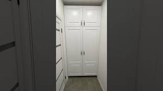 Встроенный шкаф-купе из массива дуба, покраска белой эмалью #wood #home #дизайнмебели #шкафкупе #diy