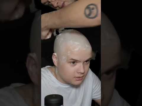 Мелстрой побрил Кашу #каша #мелстрой #лысый #стрим #ютуб #юмор #видео #приколы