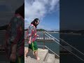 ご機嫌に歩いてたら物凄い勢いで転ぶ動画