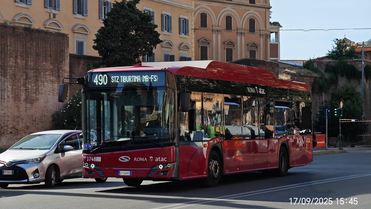Solaris urbino 12m cng matr 3737 di atac roma in servizio sulla linea 490