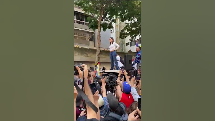 María Corina Machado salió de la clandestinidad y se sumó a las protestas para desafiar a Maduro