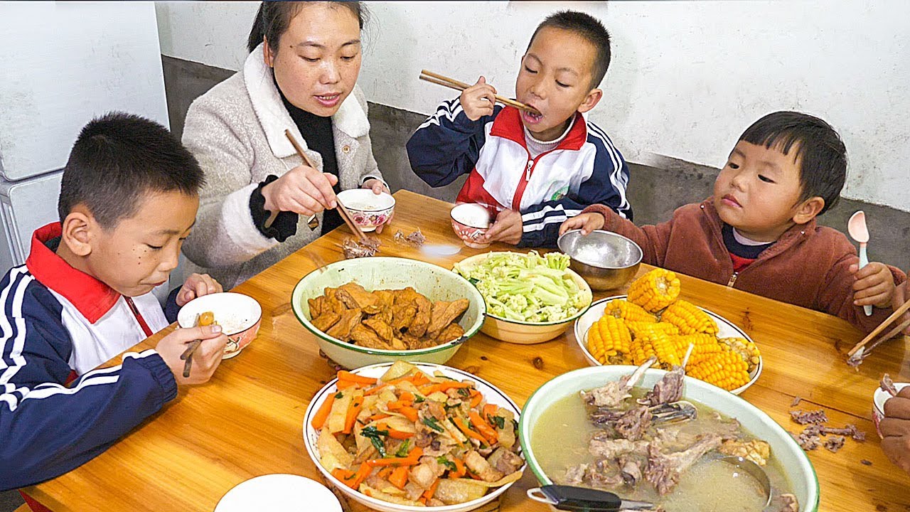 舅公來吃飯，看看媳婦準備了啥，農村人真實在