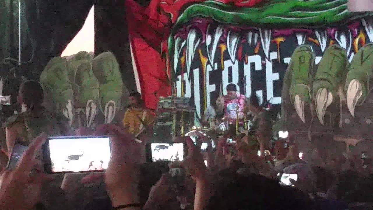 The Divine Zero Live Pierce The Veil YouTube