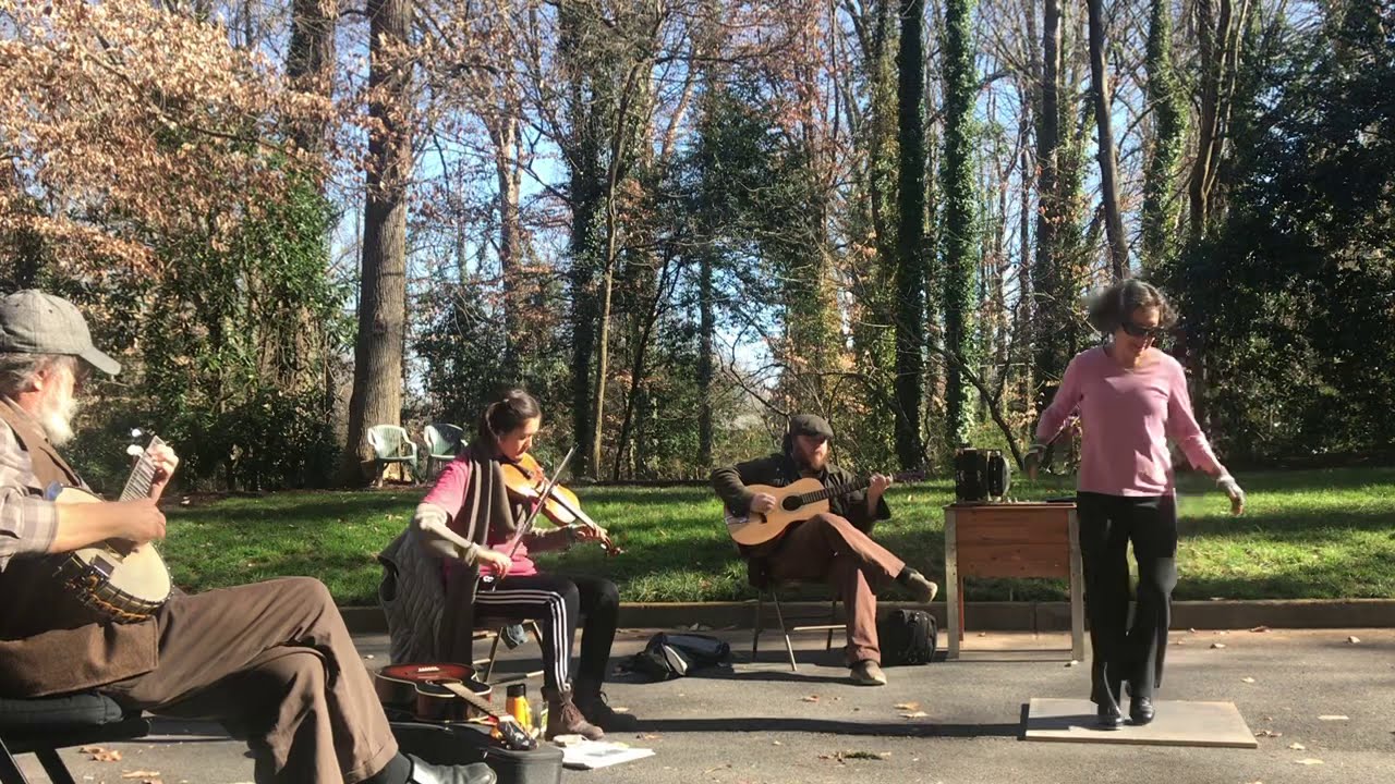 Decatur Street Rag - Sarah Adams fiddling with the Kinneys - Miss Moonshine buckdancing