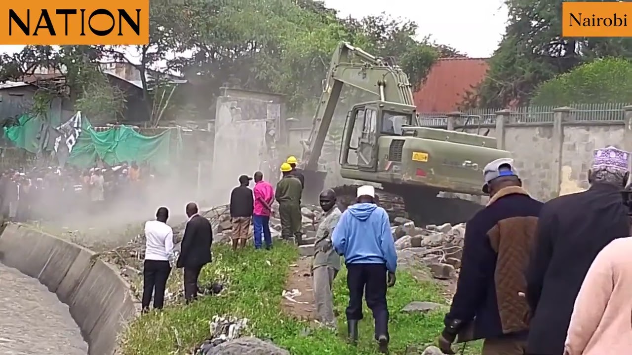 Government demolishes structures on riparian land in Mukuru-Mariguini slum in South B