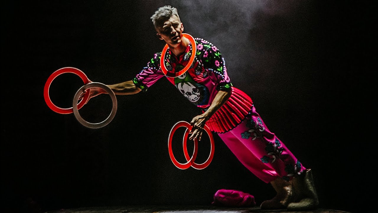 “The Valenki” juggling act by Alexander Kulakov at Nikulin Moscow circus show “Matryoshka” 2025.