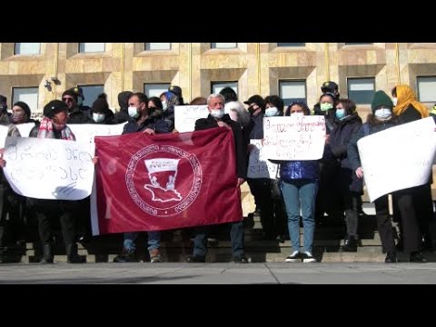 სოცმუშაკების მოთხოვნები უცვლელია - აქციამ ჯანდაცვის სამინისტროდან კანცელარიასთან გადაინაცვლა