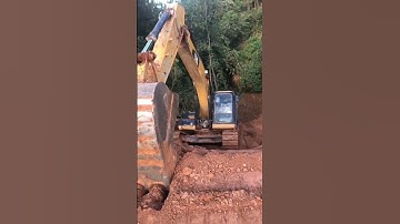 Máy xúc leo dốc #truck #faw #komatsu #isuzu #howo #xcmg