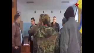 Боевики «Айдара» забросали тухлыми яйцами депутата Журавского Боевики «Айдара» забросали тухлыми яйцами депутата Журавского