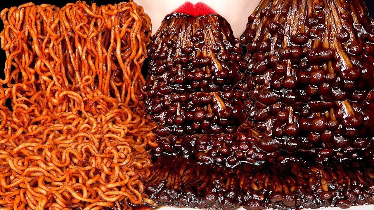 ASMR SPICY BLACK BEAN ENOKI MUSHROOMS BLACK BEAN NOODLES MUKBANG EATING SOUNDS #asmr #mukbang #spicy