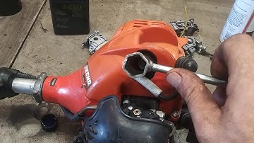 * Echo srm 225 weedeater spark plug change. echo spark plug change.