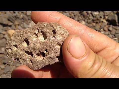 Vídeo: Basalto (40 Fotos): O Que é? A Origem Da Pedra, A Que Tipo De Rocha Pertence O Basalto E Com Que Se Parece? Densidade, Esteiras, Tecido E Outros Usos