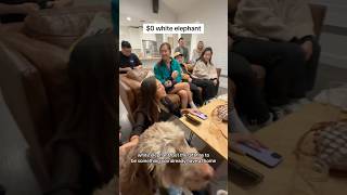 $0 White Elephant Christmas Gift Exchange #Friendsmas in Los Angeles #whiteelephant #christmasgames