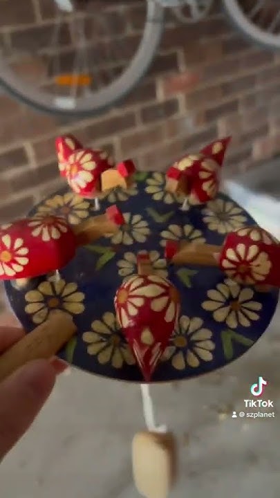 А курочка по зернышку. Такие игрушки были популярны в Советском Союзе ...