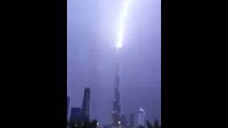 Lightning strikes Burj Khalifa - Dubai Nov 22 2013
