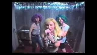 The Pandoras , Paula, Pierce Sheri "Walk Like an Egyptian" and "Straight Up" Karaoke Video chords