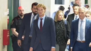 Daniel Penny arrives at court as jury selection begins in NYC chokehold death trial