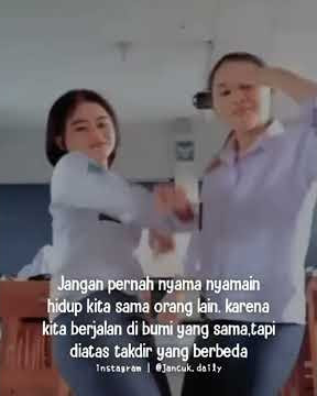 Story wa terbaru Dance Monkey 2020