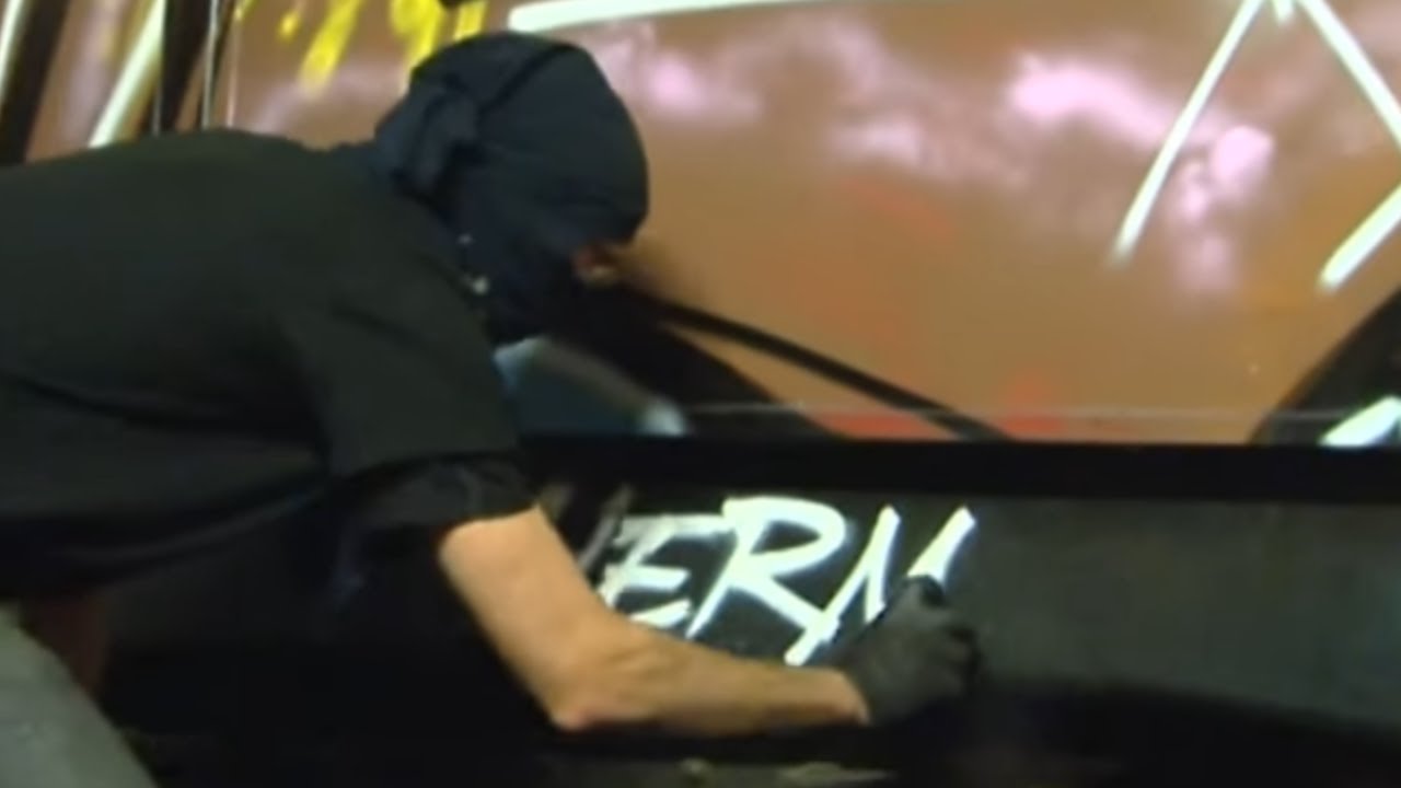 Гермес, непойманный художник-граффити и знаток парижского метро