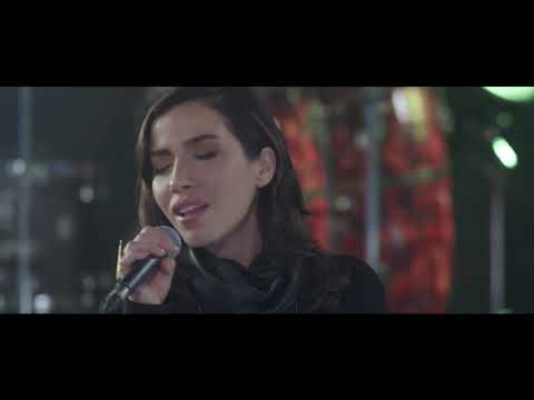 Burcu Güneş - Bir Ay Doğar