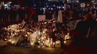 Lawmakers gather in St. Paul to demand accountability after ICE shootings Lawmakers Tour Minneapolis And St Paul Damage On Thursday