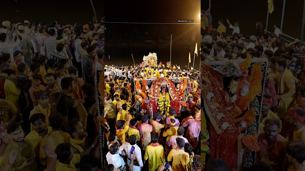 Грандиозное историческое погружение Шри Бади Дурги Маа и Кали Маа Султанпур Уттар-Прадеш 