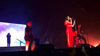 Noah cyrus performs her acoustic cover of selena gomez & kygo's it
ain't me live in concert at air canada center toronto, on november 1st
2017.