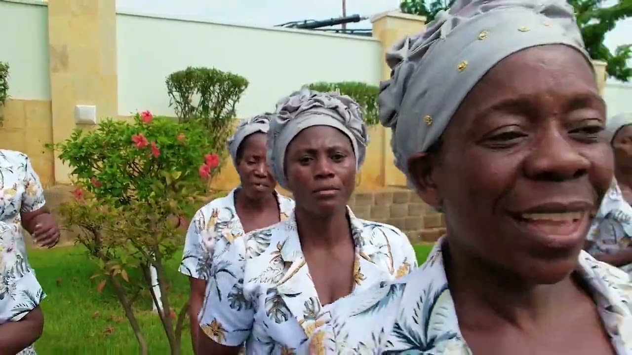 Grupo coral Ebenézer - Mais perto quero Estar (Oficial vídeo)