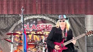 Celebrity Flirtin With Disaster by Southbound Revue Net Worth