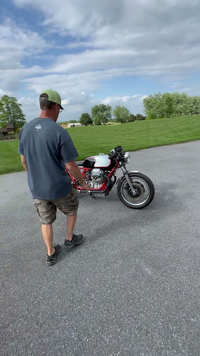 1990 Moto Guzzi Mille GT Cafe Racer, cold start.