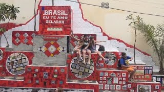 装飾タイルの階段が人気 リオ、五輪開幕控え観光客続々