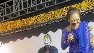 MAS AKBAR GAK NGIRA DI TANYA GARENG SAIKI KARO NIKEN PIPYE.... LUCU BANGET